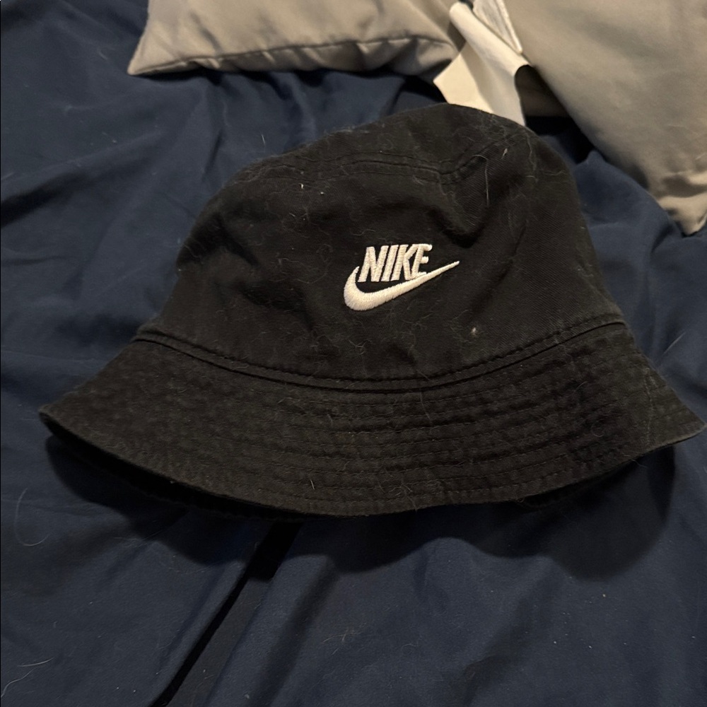 Nike Classic Black Bucket Hat